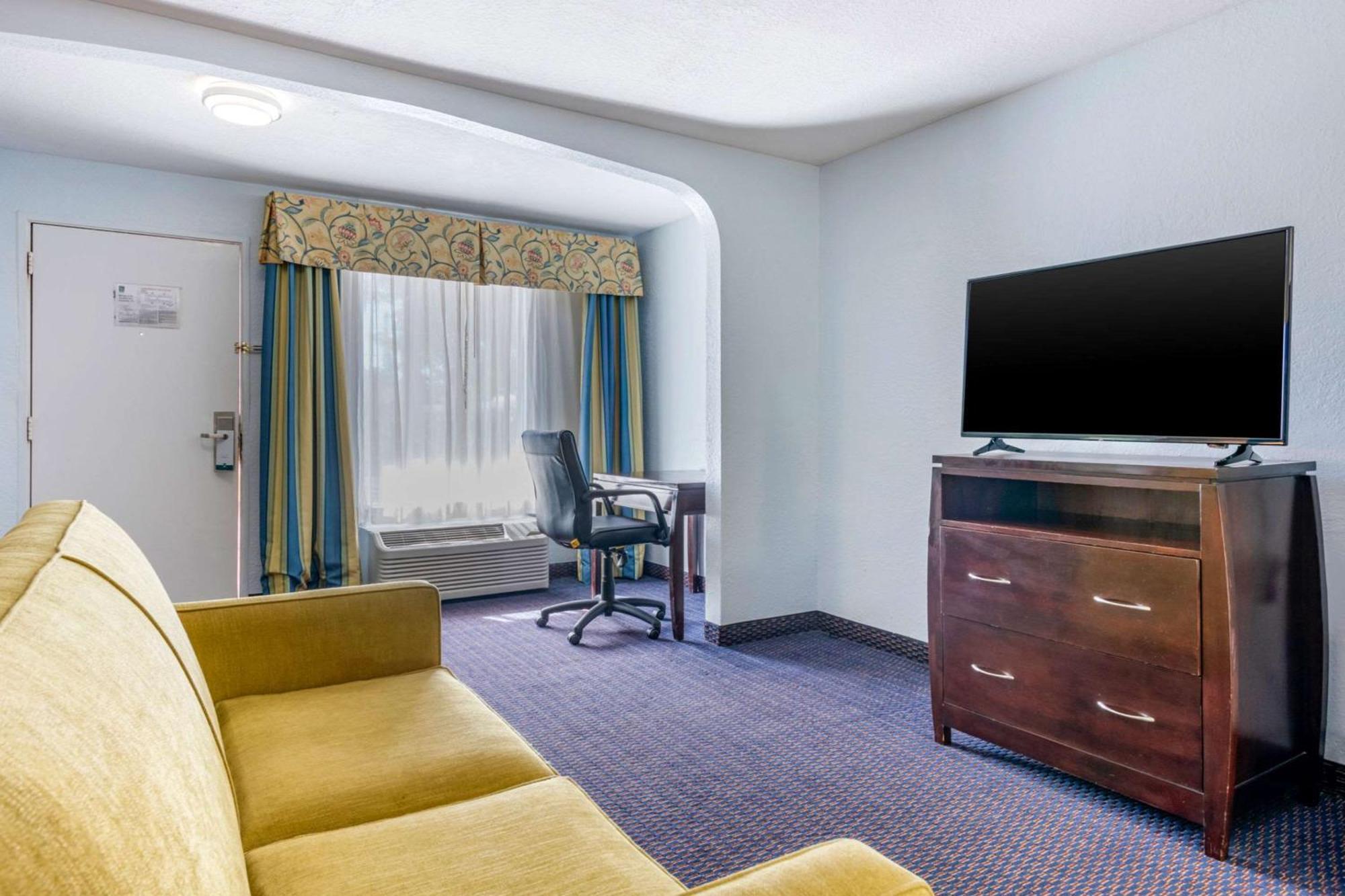 Quality Inn Sarasota North Near Lido Key Beach Exterior foto