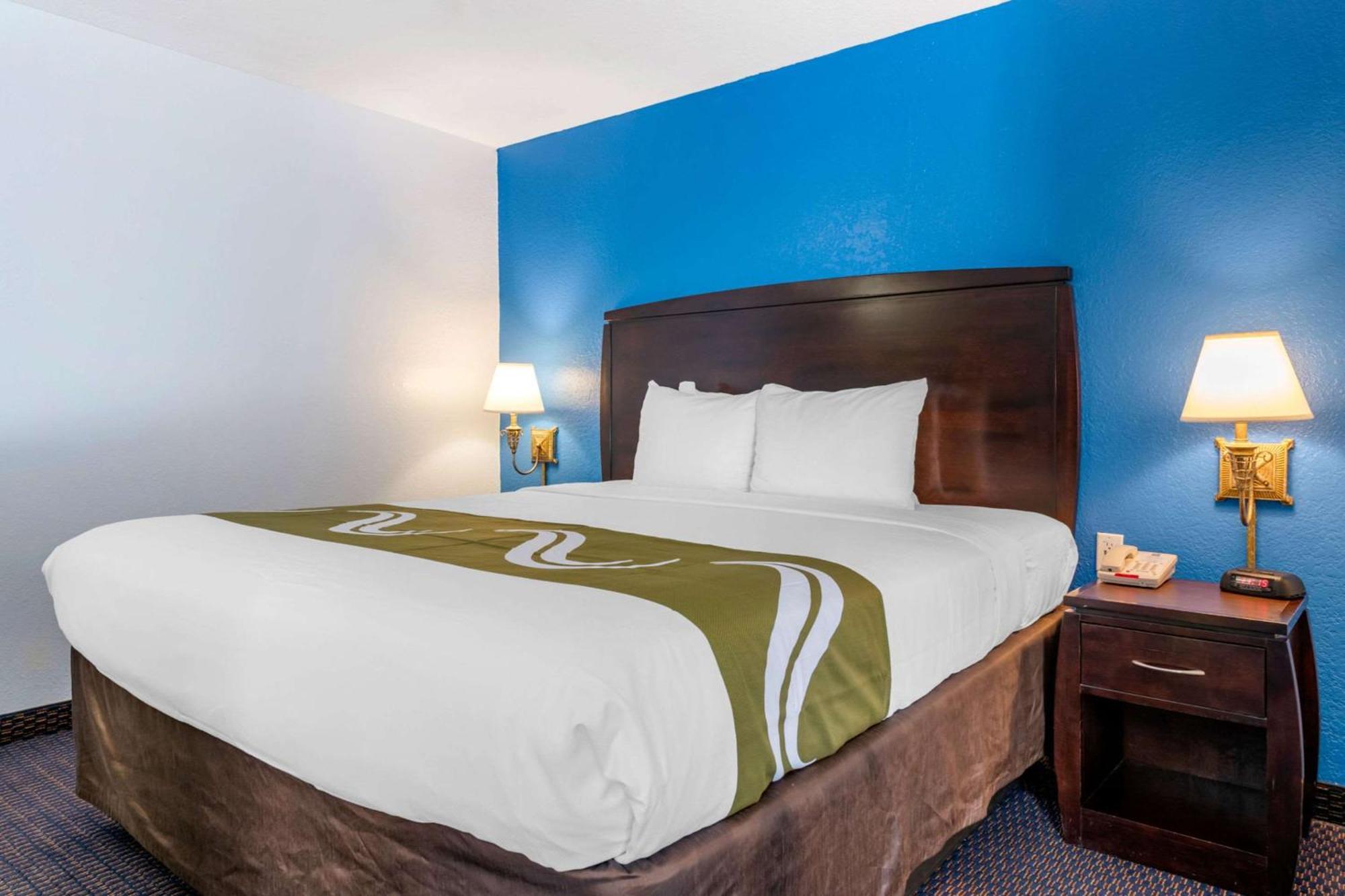 Quality Inn Sarasota North Near Lido Key Beach Exterior foto